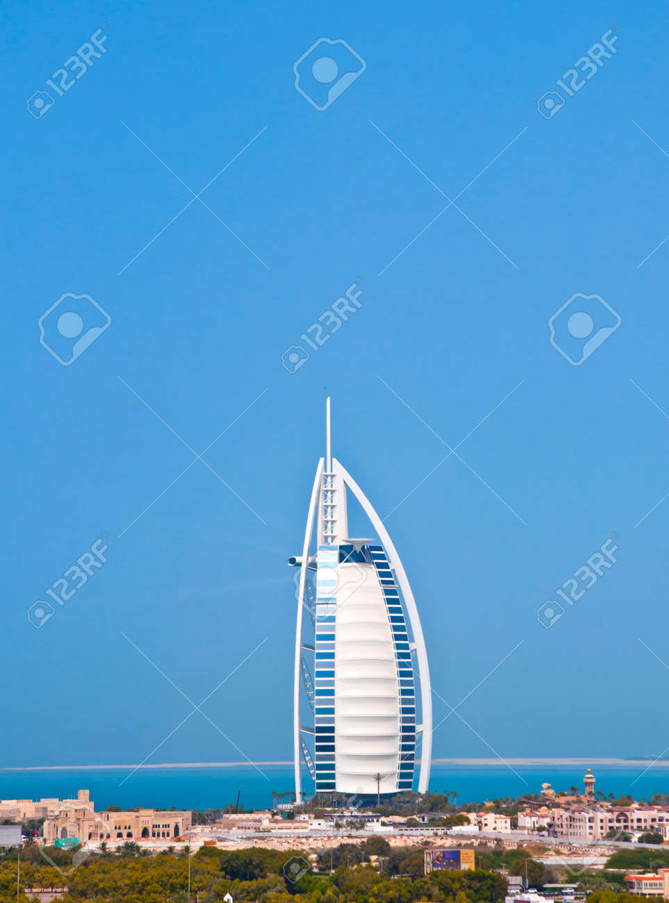 Feb 27 2013 Uae The Iconic Sail Shaped Five Star Hotel Building