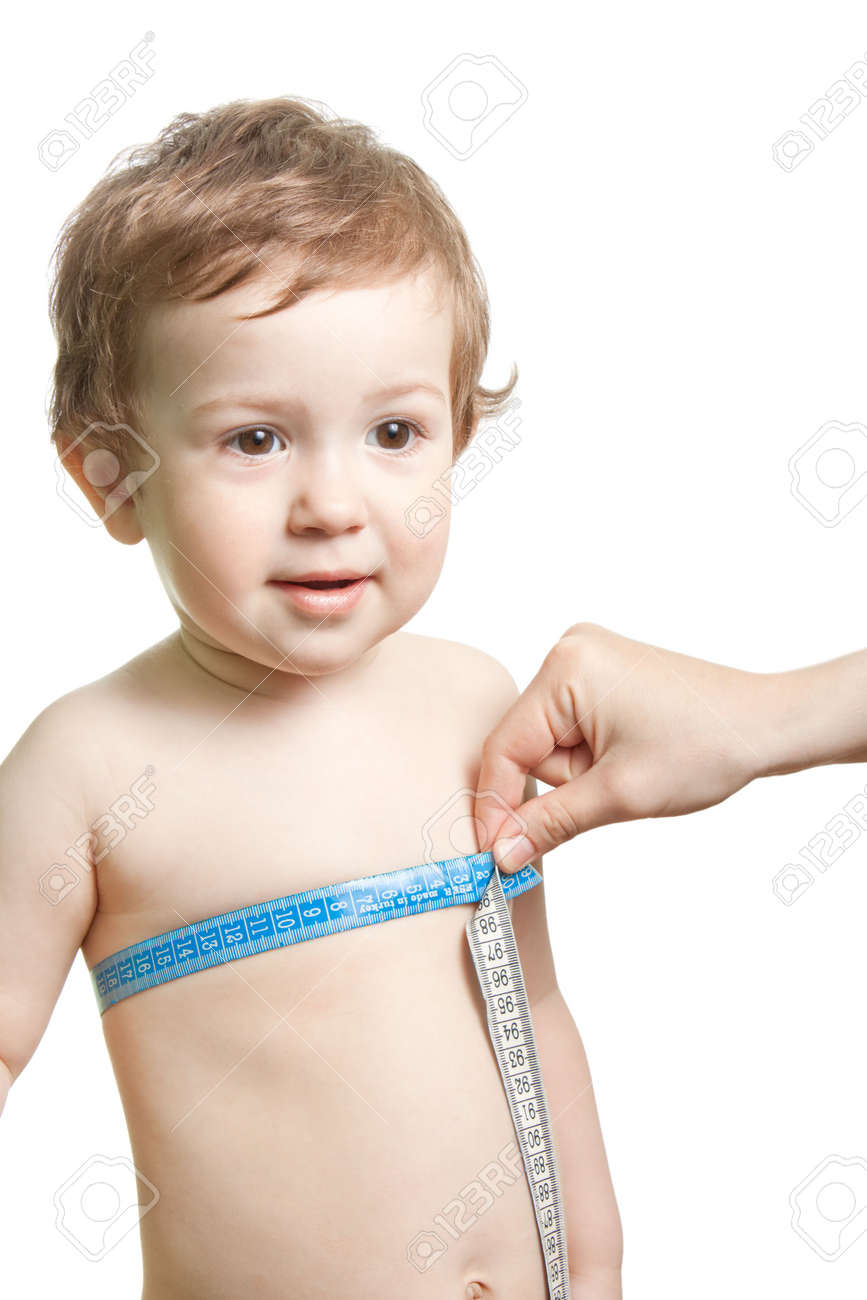 Cinta De Medida En La Mano Medir El Pecho Del Niño Humano Fotos, retratos, imágenes y fotografía de archivo libres de derecho. Image 6825728