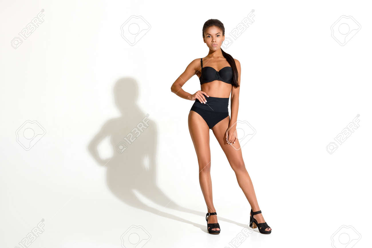 How to pose for sexy pictures