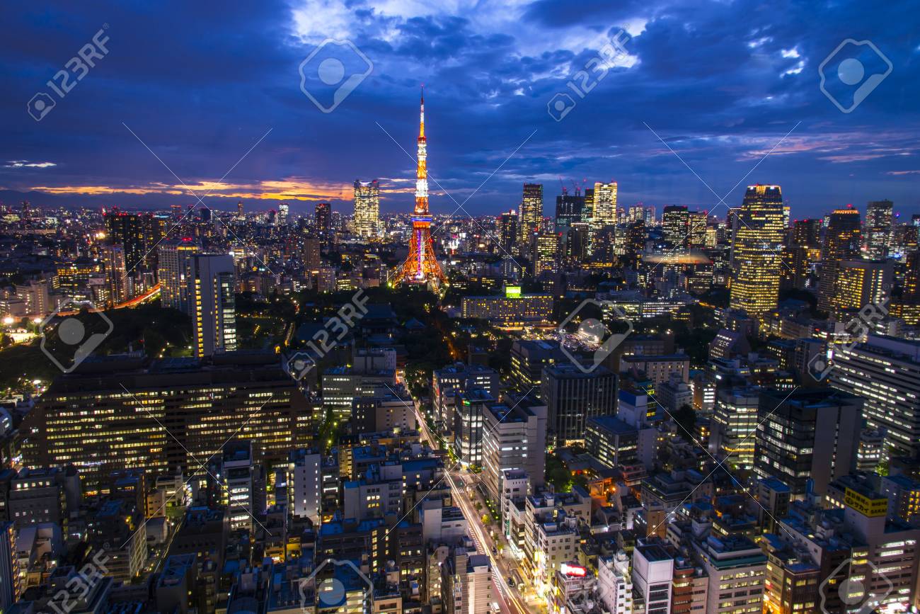 東京、建物と街の景色は空中エクササイズです。日本、アジア