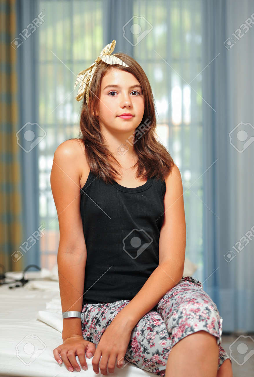 bed posing teen Bed posing teen
