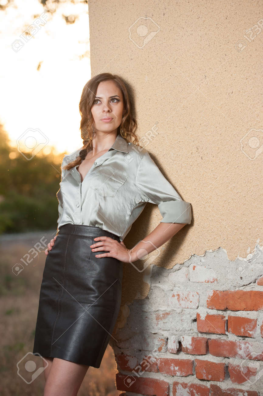 Frauen in rock und bluse Clearance