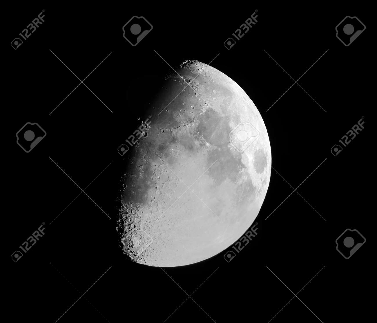 高解像度の月面画像 の写真素材 画像素材 Image