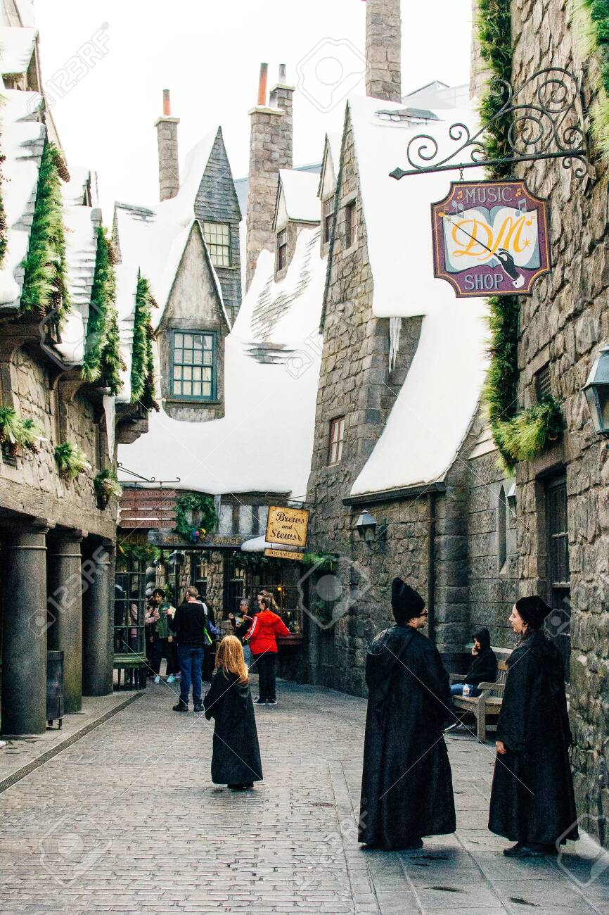 ロサンゼルス、アメリカ - ユニバーサルスタジオハリウッドで2019ハリーポッターホグワーツ城2019。の写真素材・画像素材 Image  139129686