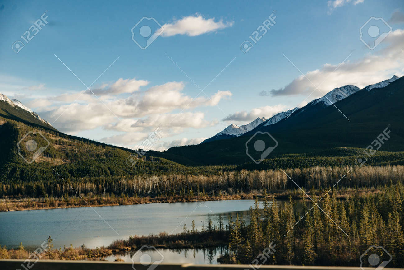 Snowy winter scenery in the Canadian Rocky Mountains - Mount Rundle and Vermillion Lakes - Banff National Park, Canada. - 169712071 Snowy winter scenery in the Canadian Rocky Mountains - Mount Rundle and Vermillion Lakes - Banff National Park, Canada. - 169712071