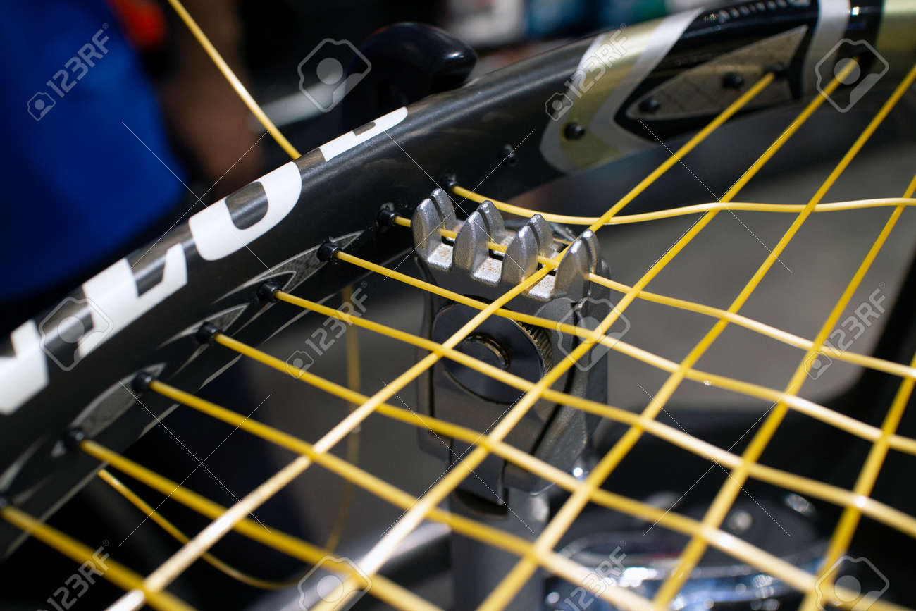 racket restringing