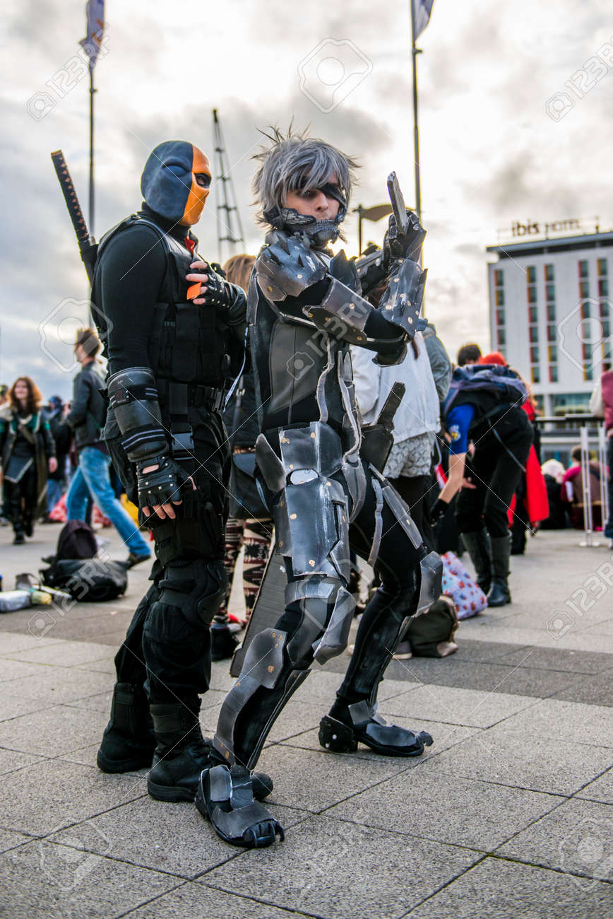 ロンドン イギリス 10 月 26 日 コスプレイヤーは金属ギア上昇から雷電 エクセル センター Mcm Expo でコミコンのユニフォームに扮した 13 年 10 月 26 日ロンドン の写真素材 画像素材 Image ロンドン イギリス 10 月 26 日 コスプレイヤーは金属ギア上昇から雷電 エクセル センター Mcm Expo でコミコンのユニフォームに扮した 13 年 10 月 26 日ロンドン の写真素材 画像素材 Image