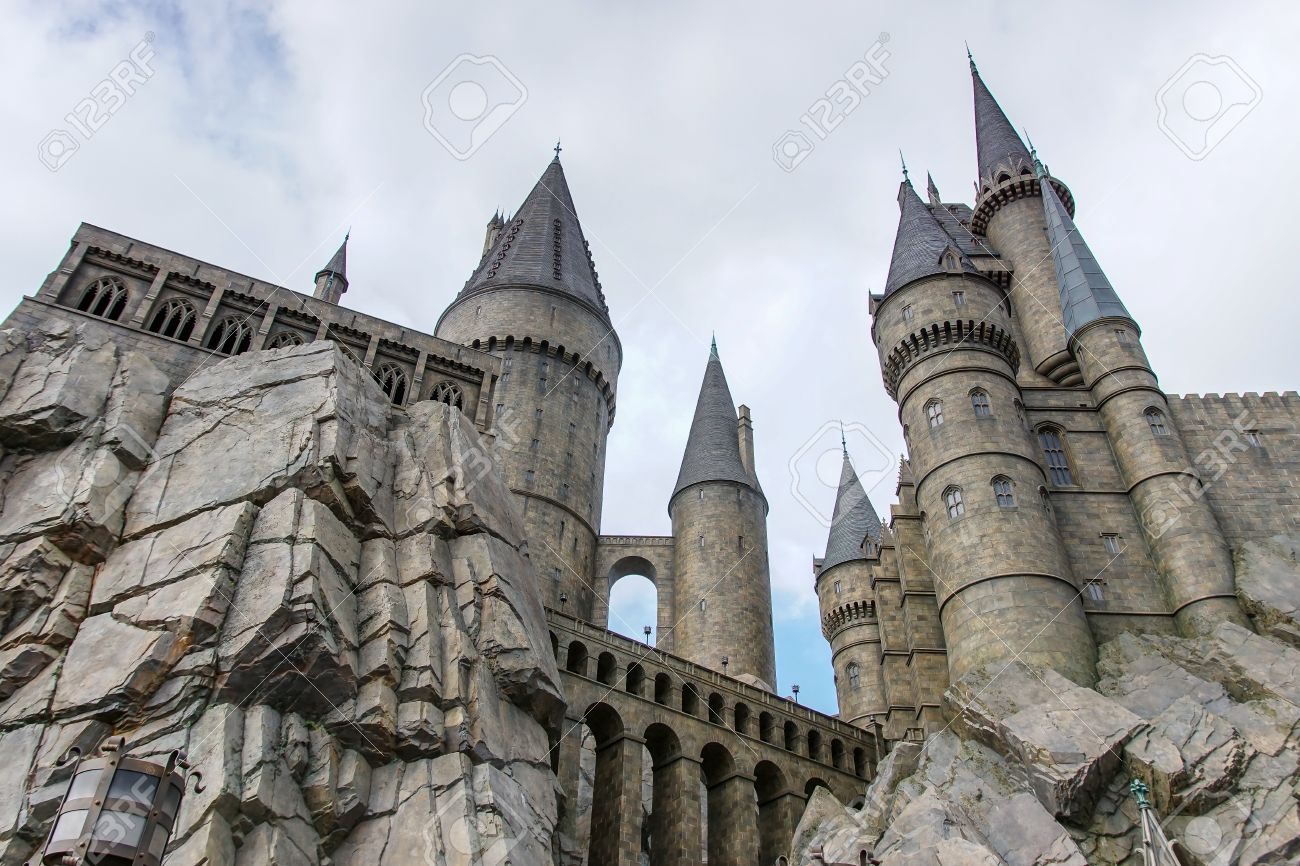 ホグワーツ城ハリー ハリーポッターの魔法使いの世界ゾーンのユニバーサル スタジオ ジャパンで の写真素材 画像素材 Image