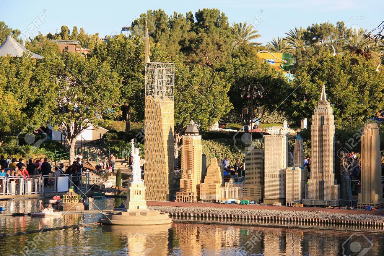カールスバッド カリフォルニア州 アメリカ合衆国 14 年 12 月 27 日 Miniland 米国セントラル パーク タイムズ スクエアのような場所からニューヨーク市のマンハッタン島を描いたレゴランド カリフォルニアを表示 の写真素材 画像素材 Image カールスバッド カリフォルニア州 アメリカ合衆国 14 年 12 月 27 日 Miniland 米国セントラル パーク タイムズ スクエアのような場所からニューヨーク市のマンハッタン島を描いたレゴランド カリフォルニアを表示 の写真素材 画像素材 Image