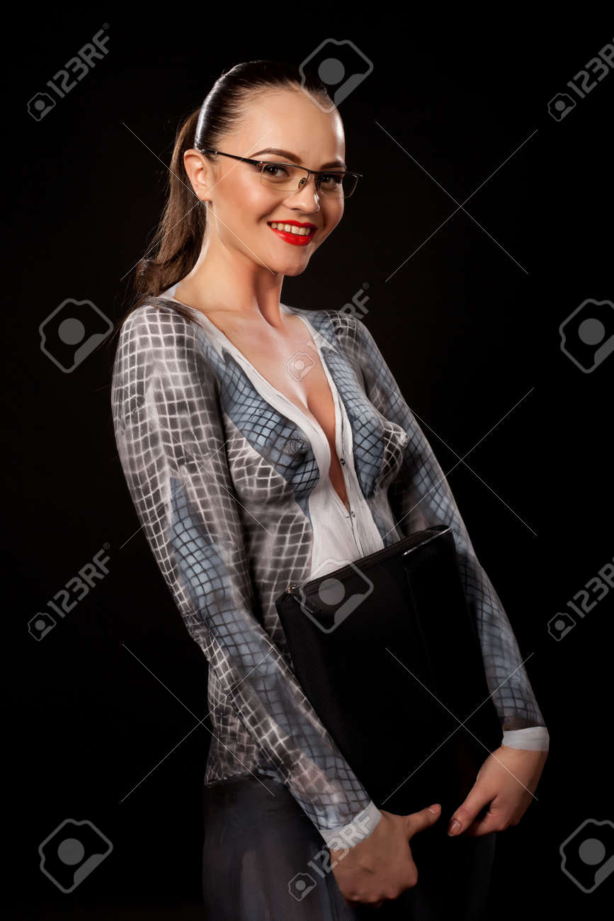 Frau brille nackt foto 6