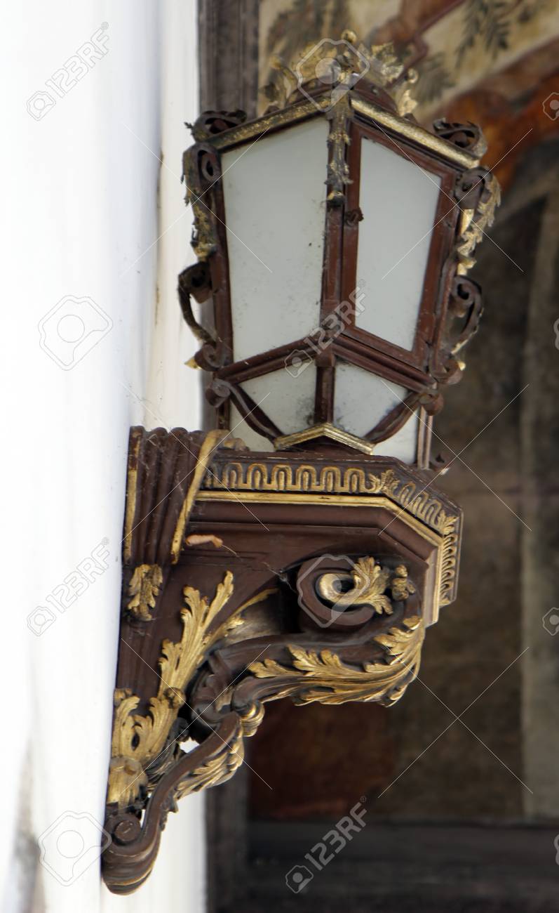 Lampara De Calle De La Vendimia En La Pared Fotos Retratos