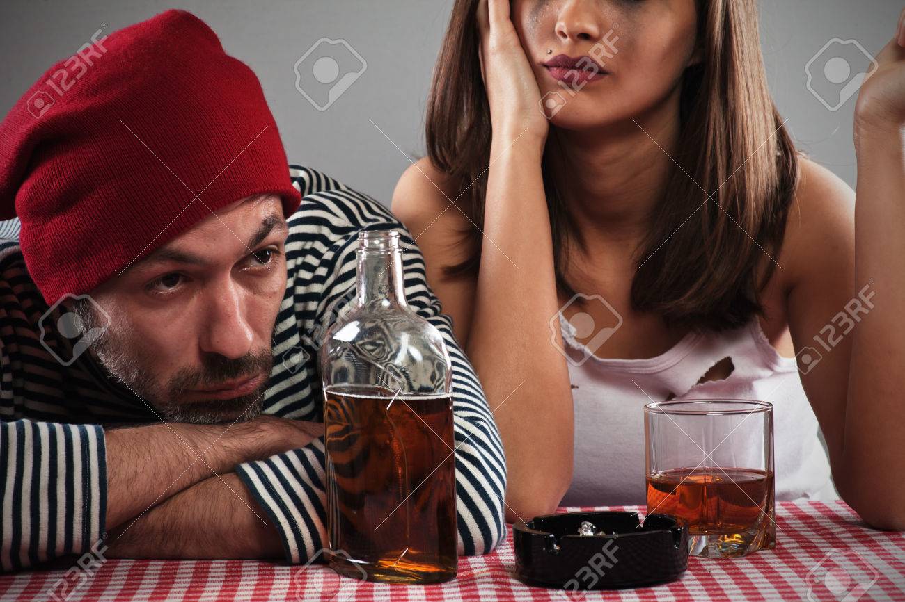 42272659-jeune-couple-avec-probl%C3%A8me