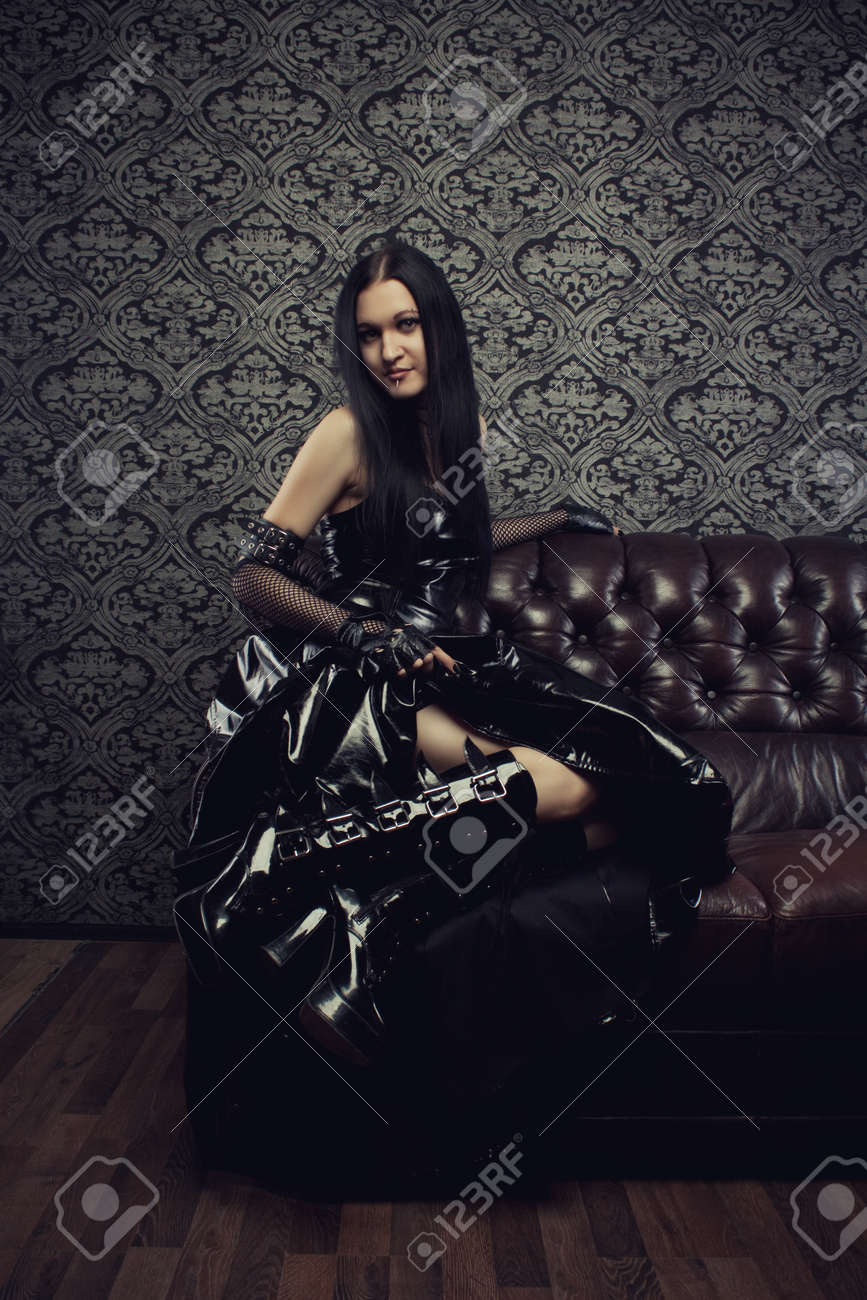 latex goth girl Latex goth girl