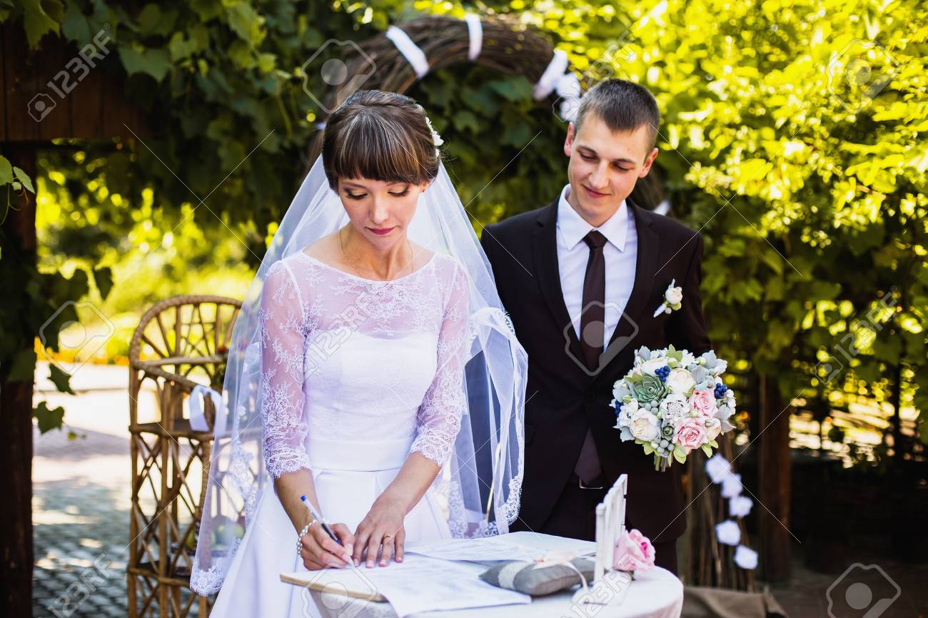 怖がって死ぬ 欠陥 遠足 結婚 式 白い 服 Theheartofyouradventure Com