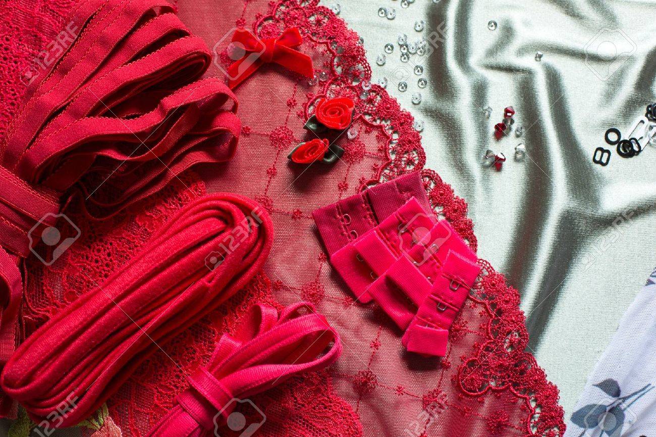 さまざまな種類の布 織物および生地 ブラジャーのワイヤー の写真素材 画像素材 Image