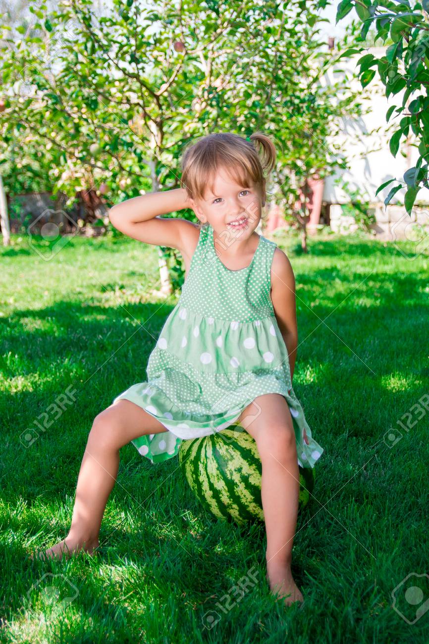 little girls green dress