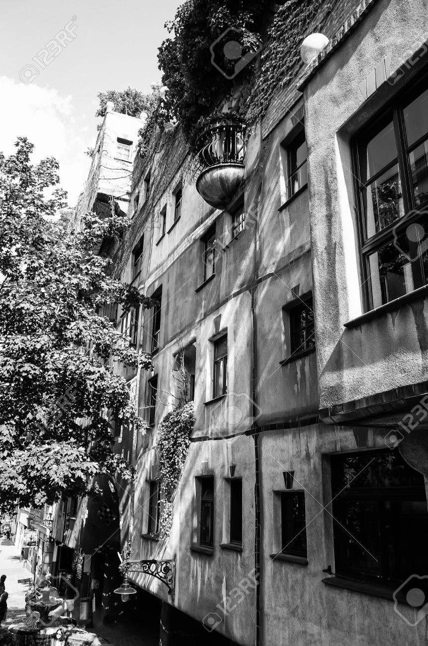 Blick Auf Hundertwasser Haus In Wien Osterreich Europa