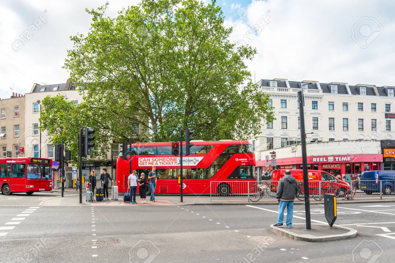 Station Road Street View London, United Kingdom - June 21, 2016. Beautiful Street View Of Business  Modern Buildings In London, England, Uk Stock Photo, Picture And Royalty  Free Image. Image 70405118.