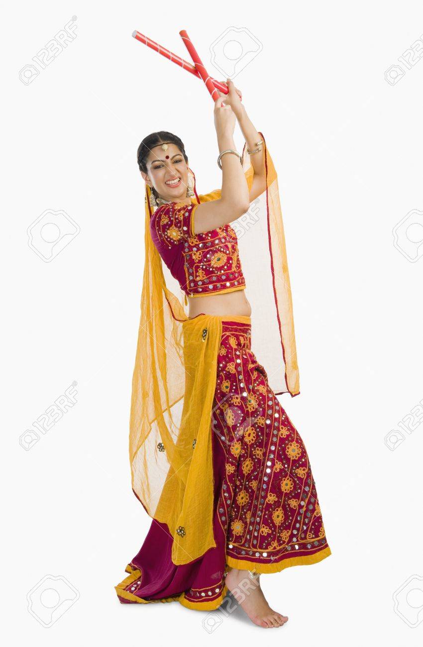 lehenga saree dance