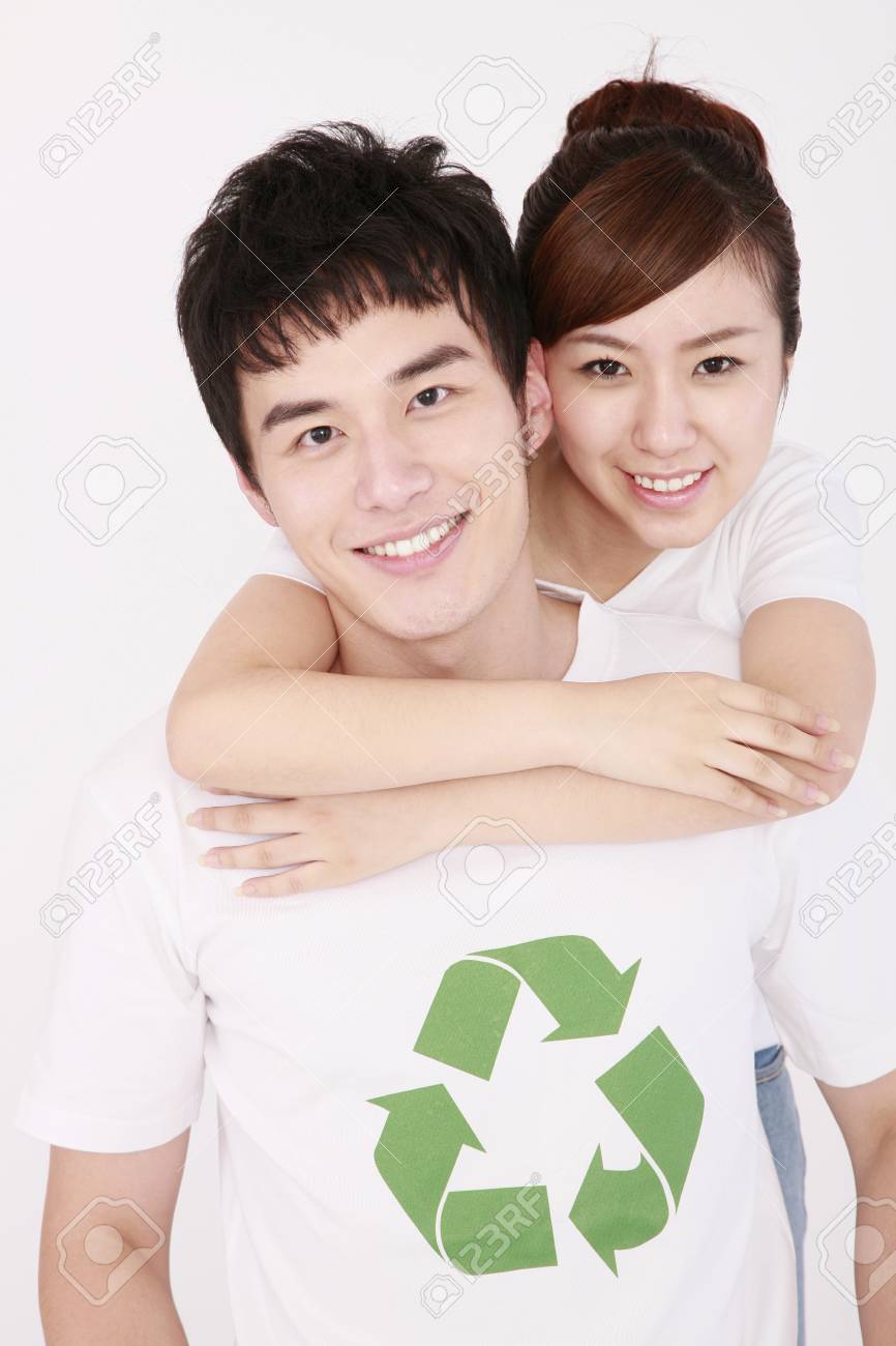 女性が男性を後ろから抱きしめる の写真素材 画像素材 Image 979