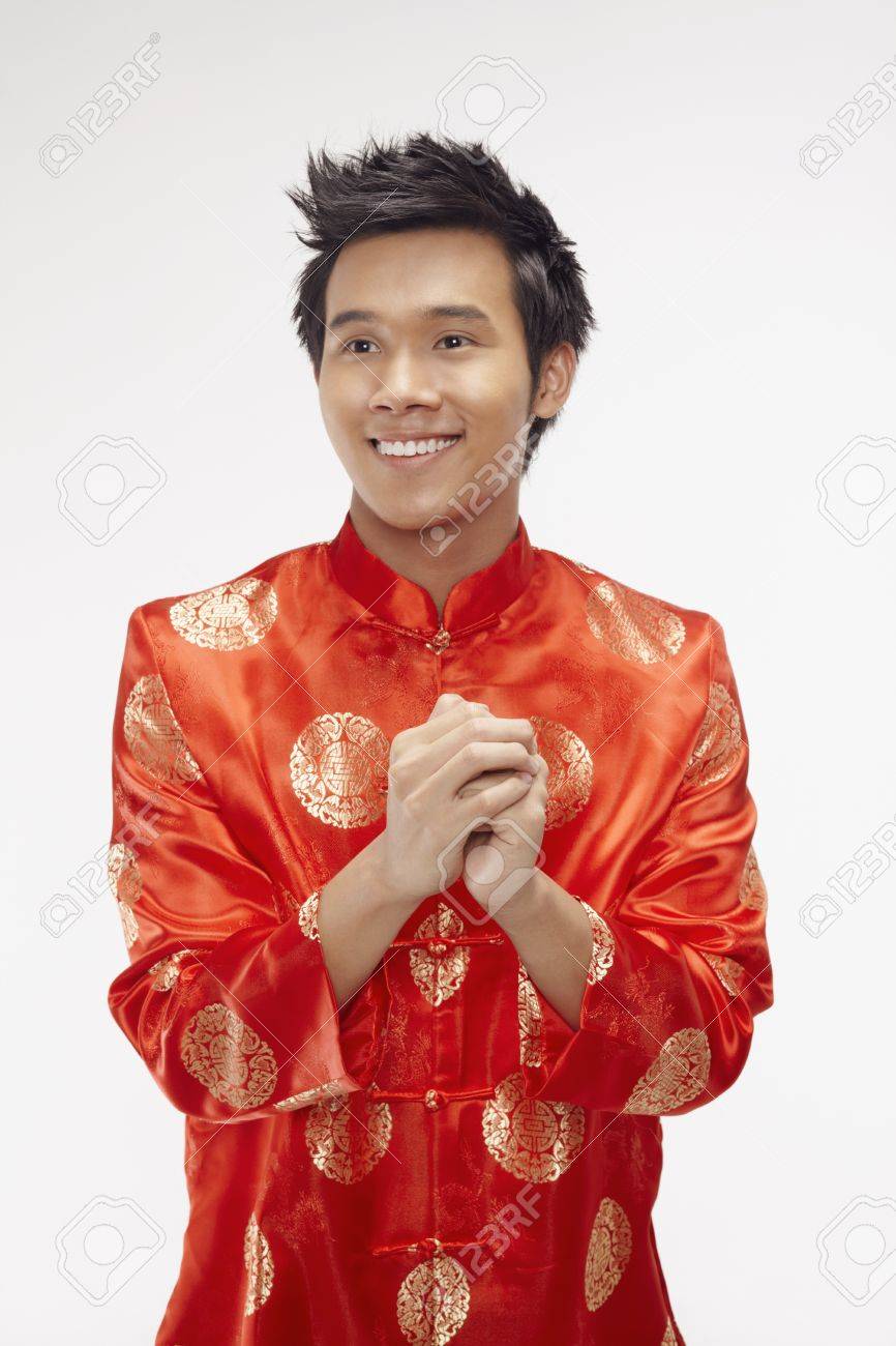 Man In Traditionelle Chinesische Kleidung Zeigt Grussgeste Lizenzfreie Fotos Bilder Und Stock Fotografie Image 17130022