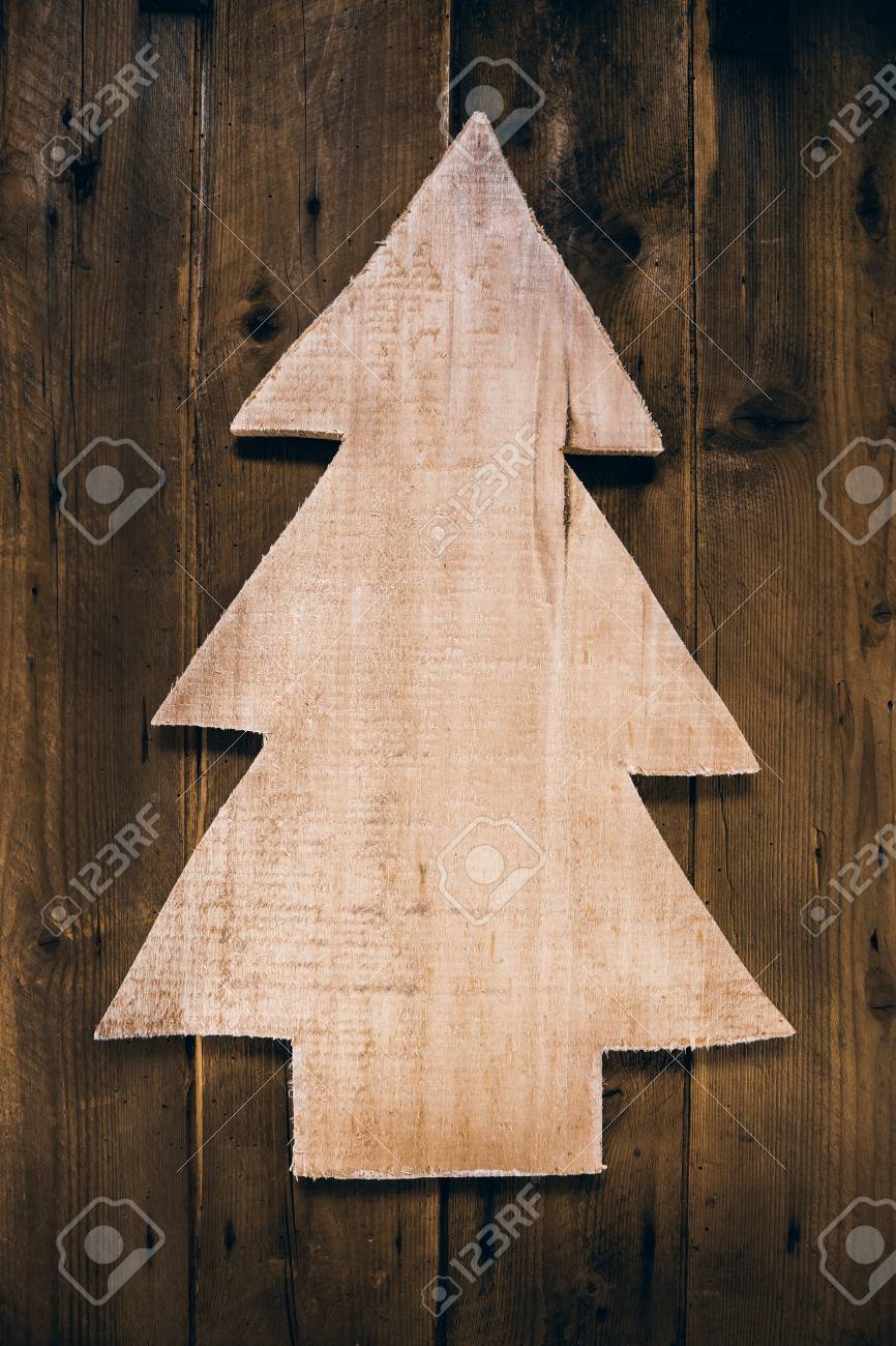 Holzgeschnitzten Weihnachtsbaum Fur Weihnachten Hintergrund Idee Fur Basteln Lizenzfreie Fotos Bilder Und Stock Fotografie Image 30472262