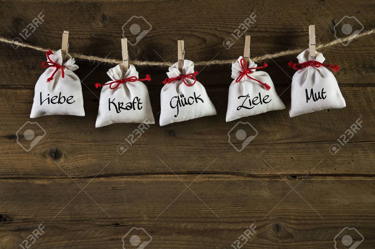 Carte De Voeux Allemande Pour L Anniversaire Saint Valentin Ou La Fete Des Meres Avec Le Texte L Amour Le Pouvoir La Chance Les Objectifs Et Le Courage Banque D Images Et Photos Libres De Droits