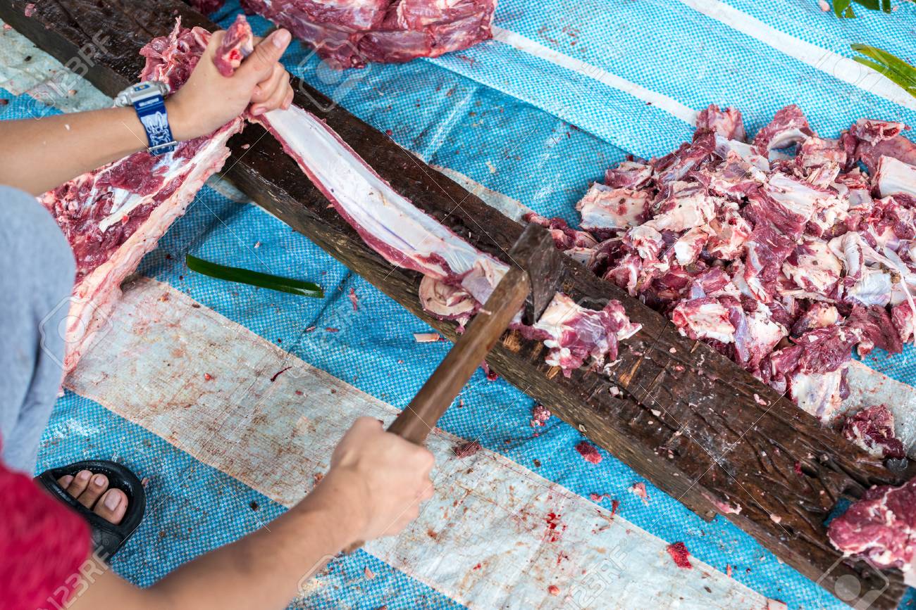 イード アドハーの間の解体牛の肉 生贄の祭典 の写真素材 画像素材 Image イード アドハーの間の解体牛の肉 生贄の祭典 の写真素材 画像素材 Image