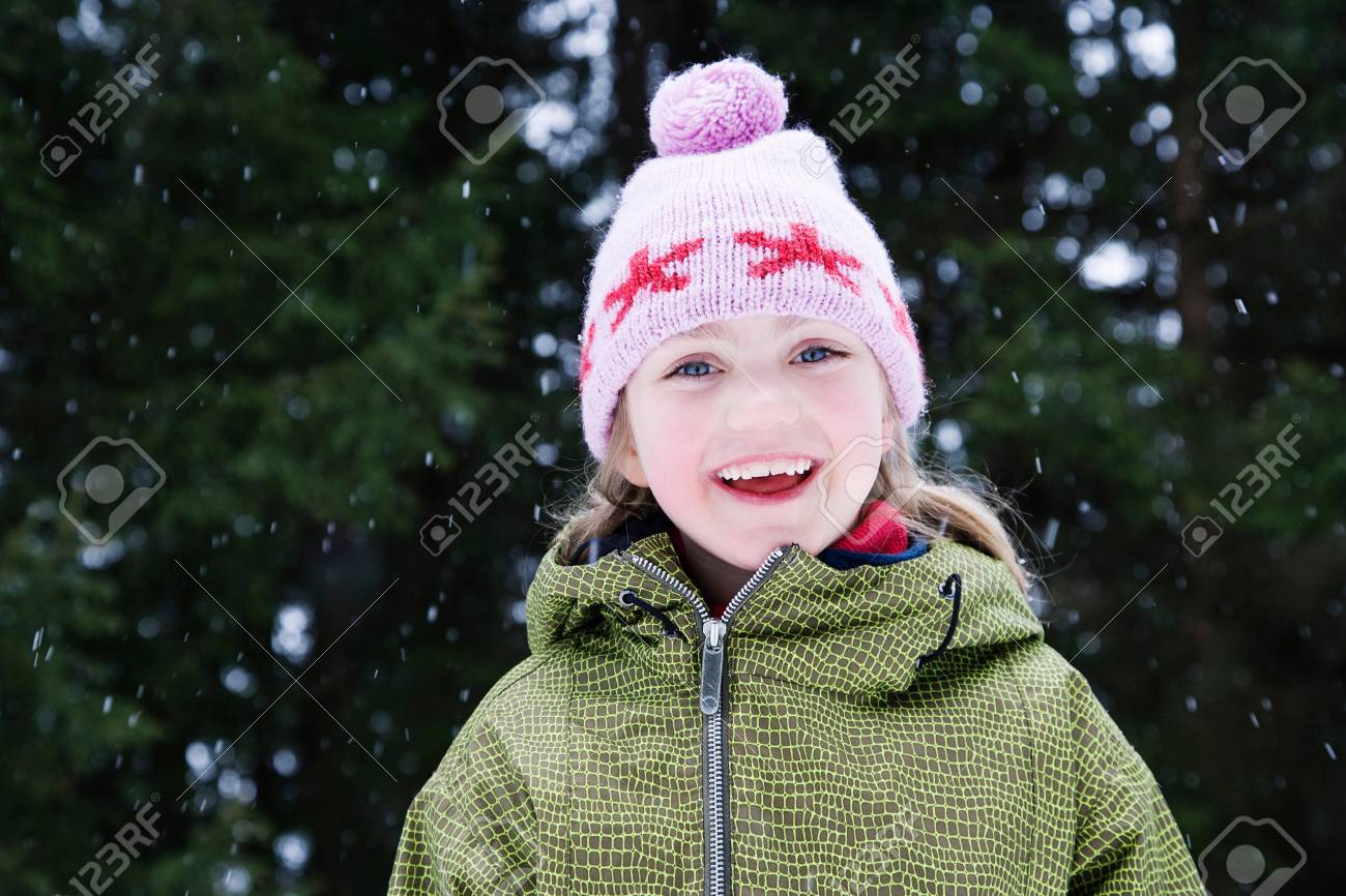girls wooly hat