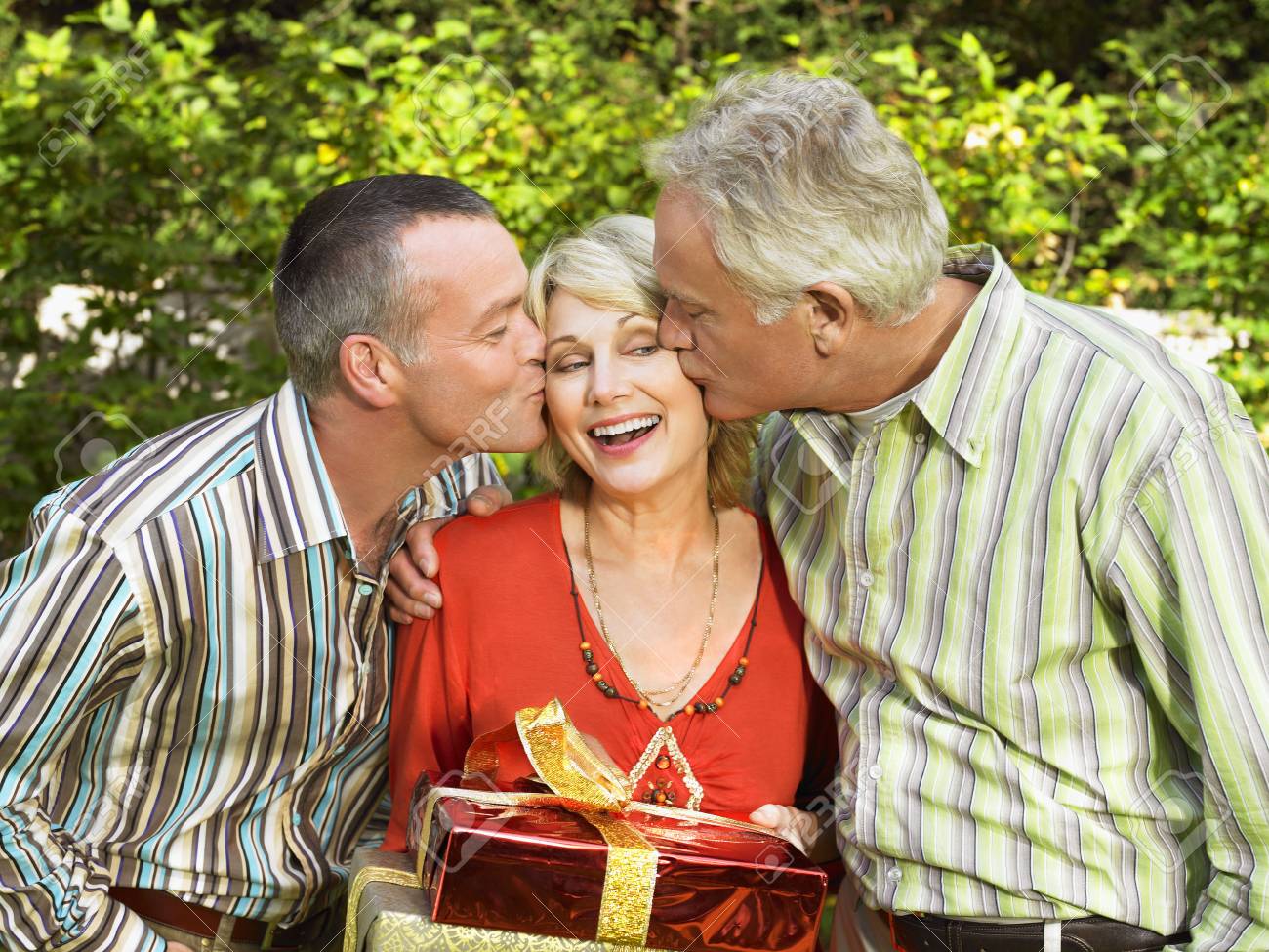 10 vibrating dildo Mature women with men
