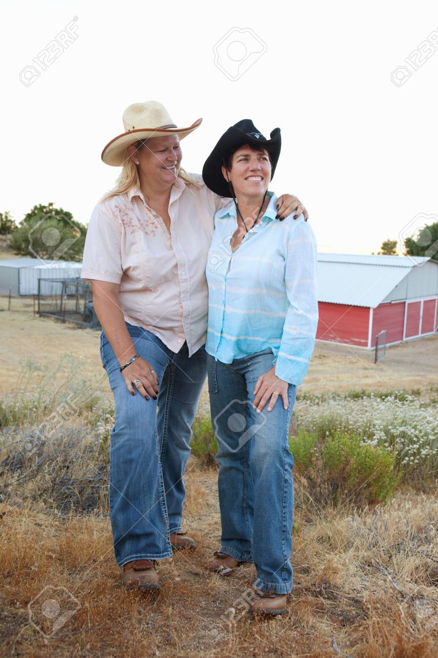 lesbian on ranch British mom porn
