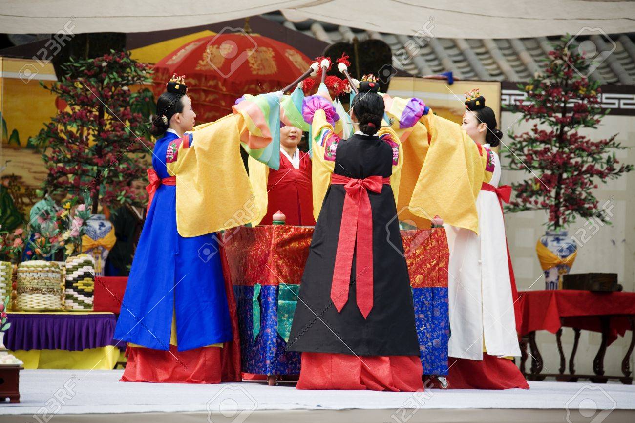 韓国の伝統的な祭り の写真素材 画像素材 Image