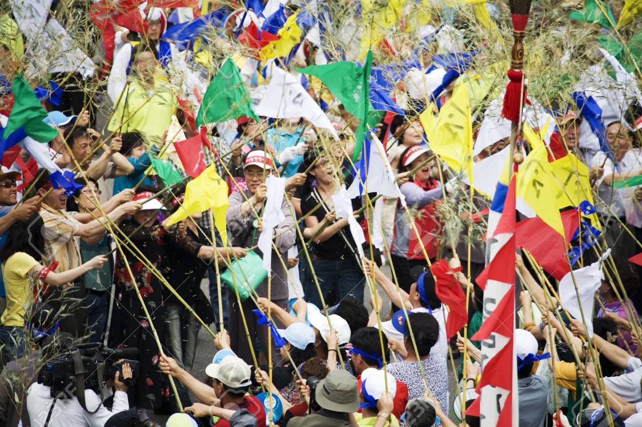 富平 Pungmullori 祭 韓国で伝統的な祭り の写真素材 画像素材 Image