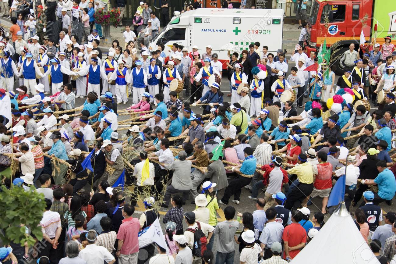富平 Pungmullori 祭 韓国で伝統的な祭り の写真素材 画像素材 Image