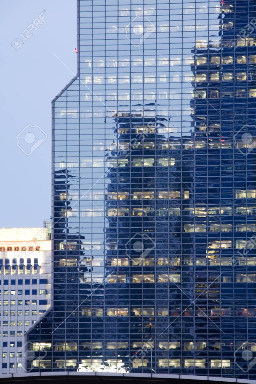 美しい夜景韓国 三成洞の建物の の写真素材 画像素材 Image