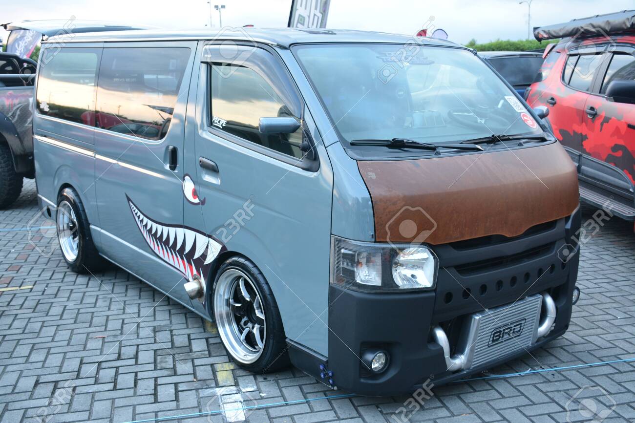 toyota hiace ph