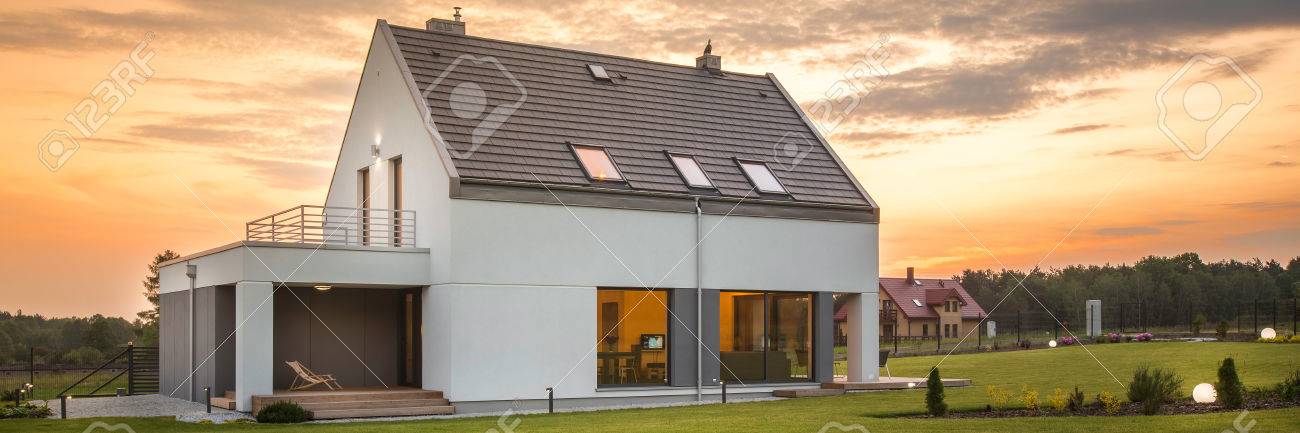 Modernes Design Haus In Ruhiger Lage Mit Grossen Grunen Garten Und