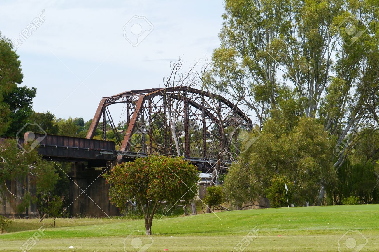 マランビジー川オーストラリア Gundagai の歴史的な鉄道橋 の写真素材 画像素材 Image マランビジー川オーストラリア Gundagai の歴史的な鉄道橋 の写真素材 画像素材 Image