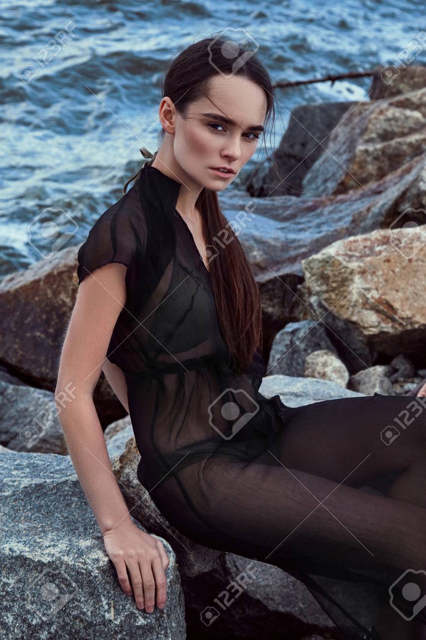 Schwarze Frauen in sexy Kleidern Schwarze Frauen in sexy Kleidern