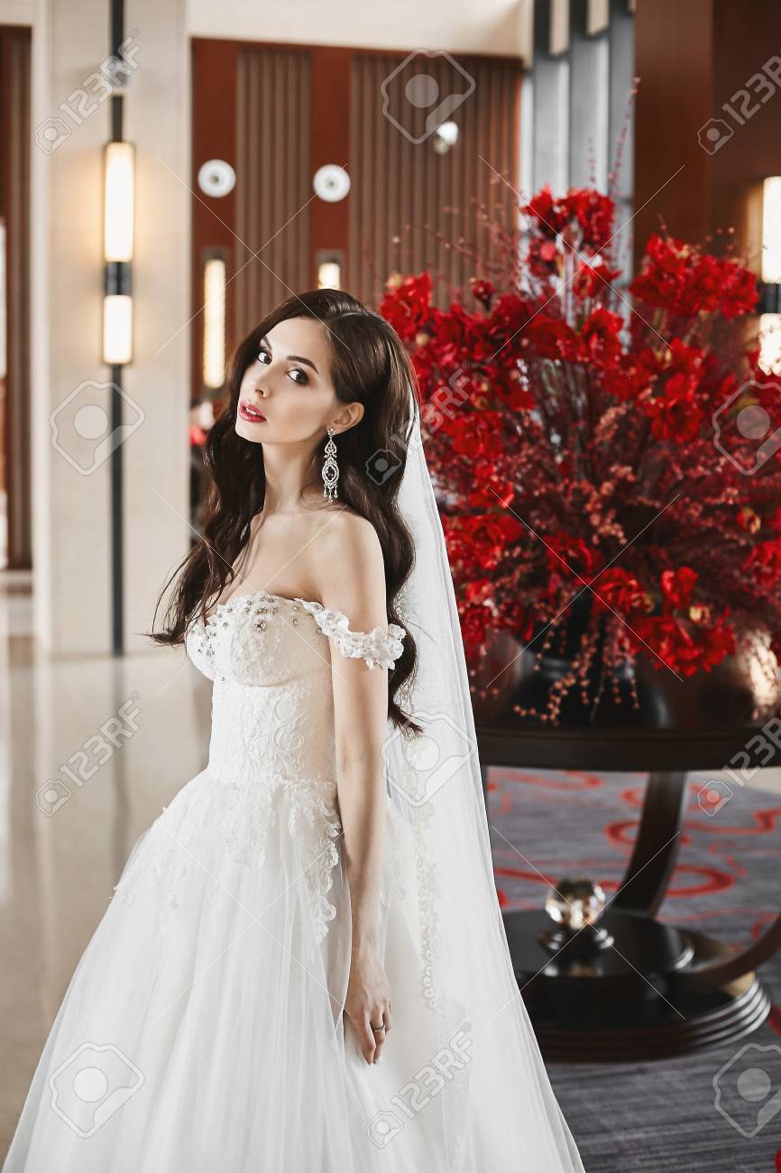 wedding dresses for big breasted brides