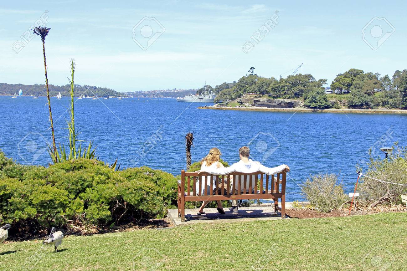 Amoureux Dans L Ile Paradisiaque Avec Une Romantique Et Une Belle Vue Banque D Images Et Photos Libres De Droits Image