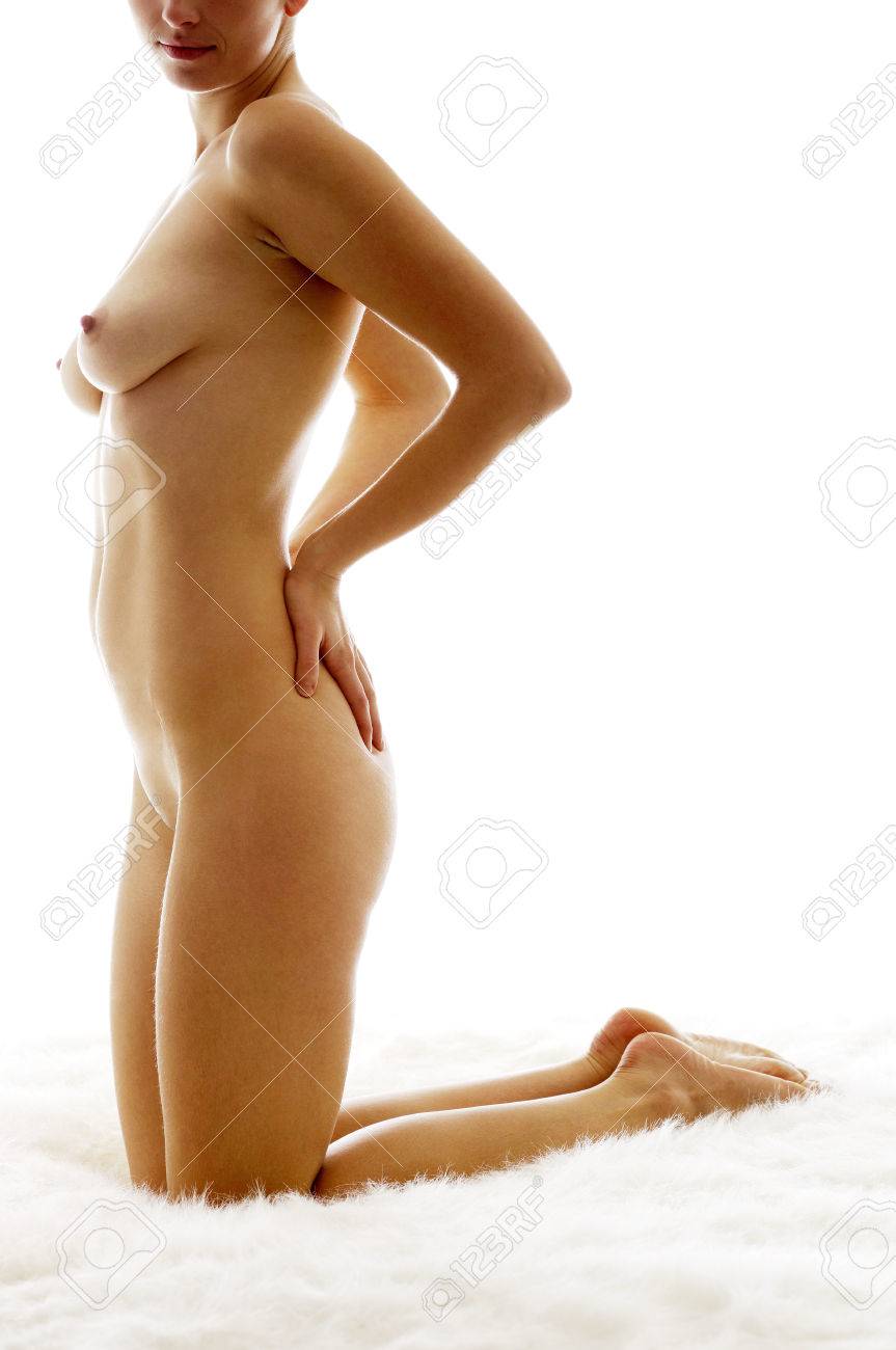 Mujer Arrodillada Desnuda Imagen y Fotografía Gratis 26143950.