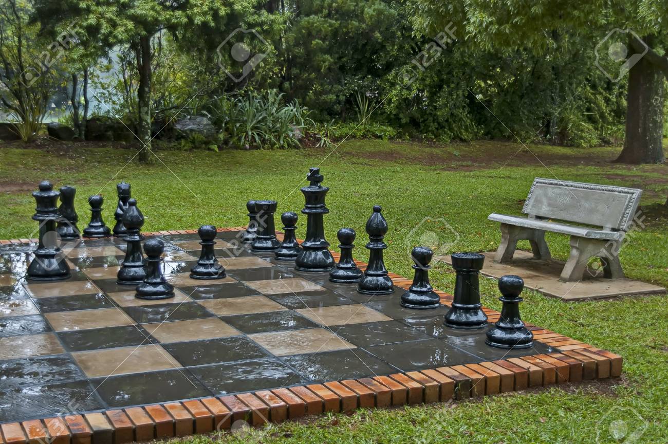 garden chess set