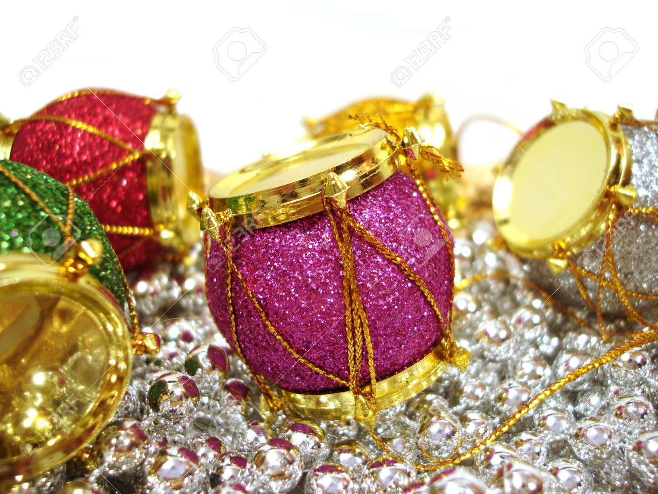 Immagini Natalizie Colorate.Immagini Stock Decorazioni Natalizie Colorate Tamburo Piu Bello Sfondo Image 1746764