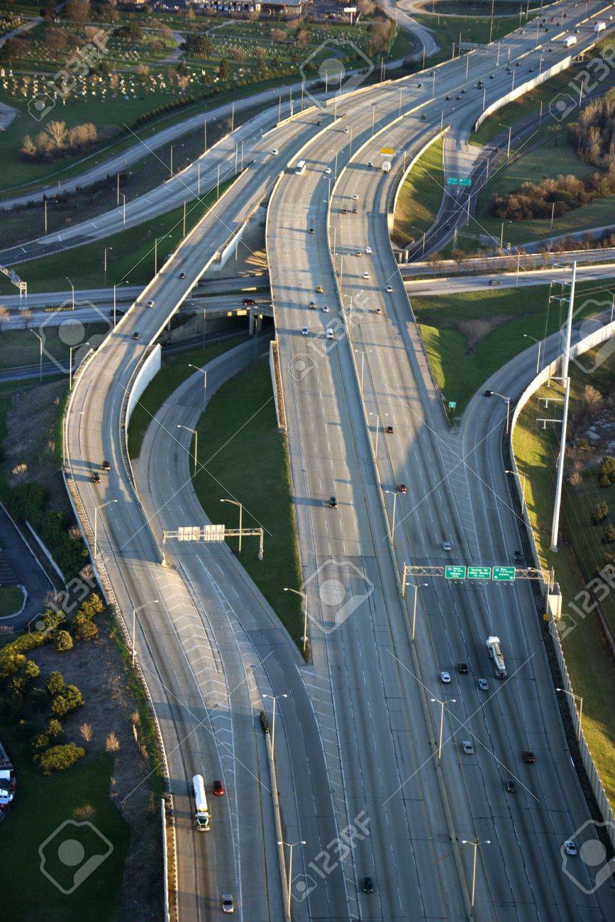 ダン ライアン高速道路シカゴ イリノイ州でのトラフィックの航空写真 の写真素材 画像素材 Image 955 ダン ライアン高速道路シカゴ イリノイ州でのトラフィックの航空写真 の写真素材 画像素材 Image 955