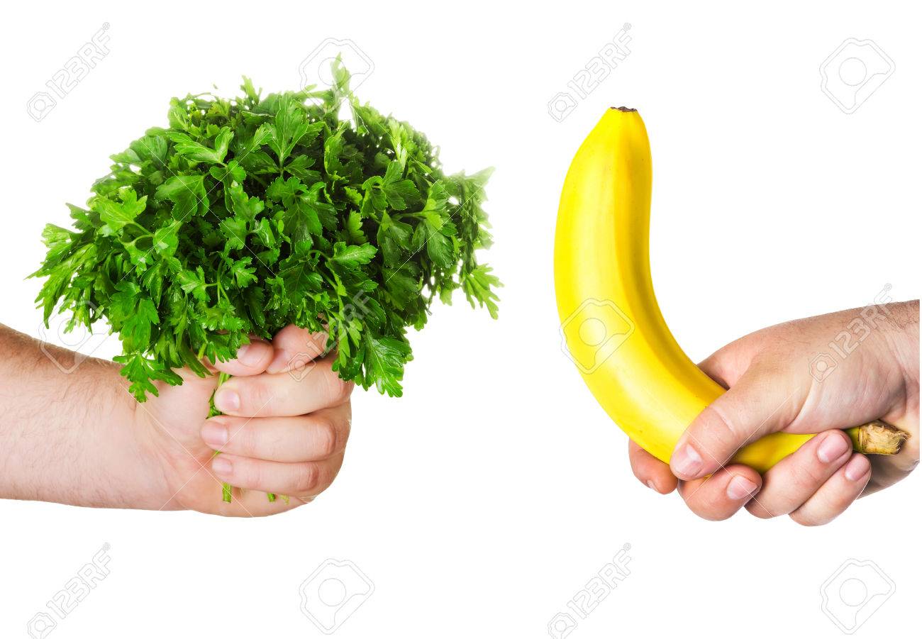 Téléchargement gratuit Images Man S Hand Holding A Large Bunch Of Parsley Fresh Herbs The actualisé par