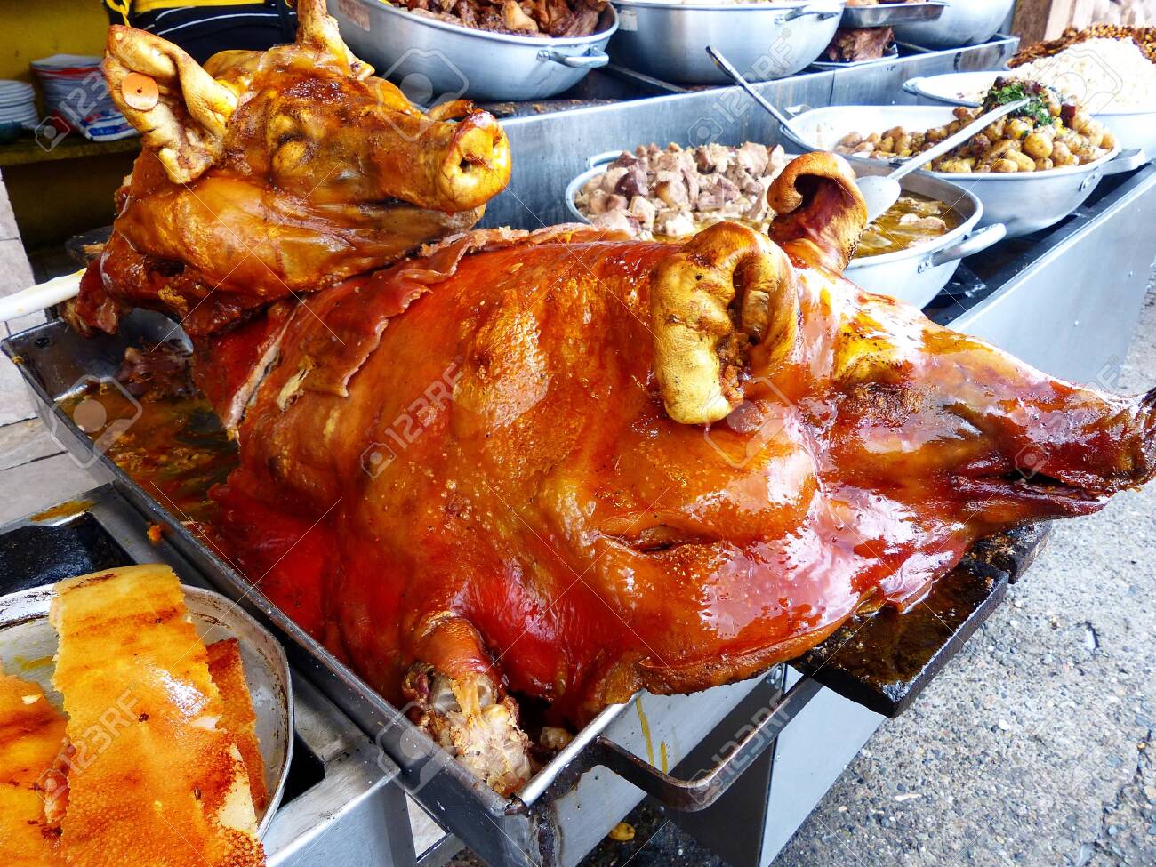 Lechon de Cebu Schweinekoteletts Belly zerkleinert.: Stock-Vektorgrafik  (Lizenzfrei) 2088077029 | Shutterstock, image size:1300x975