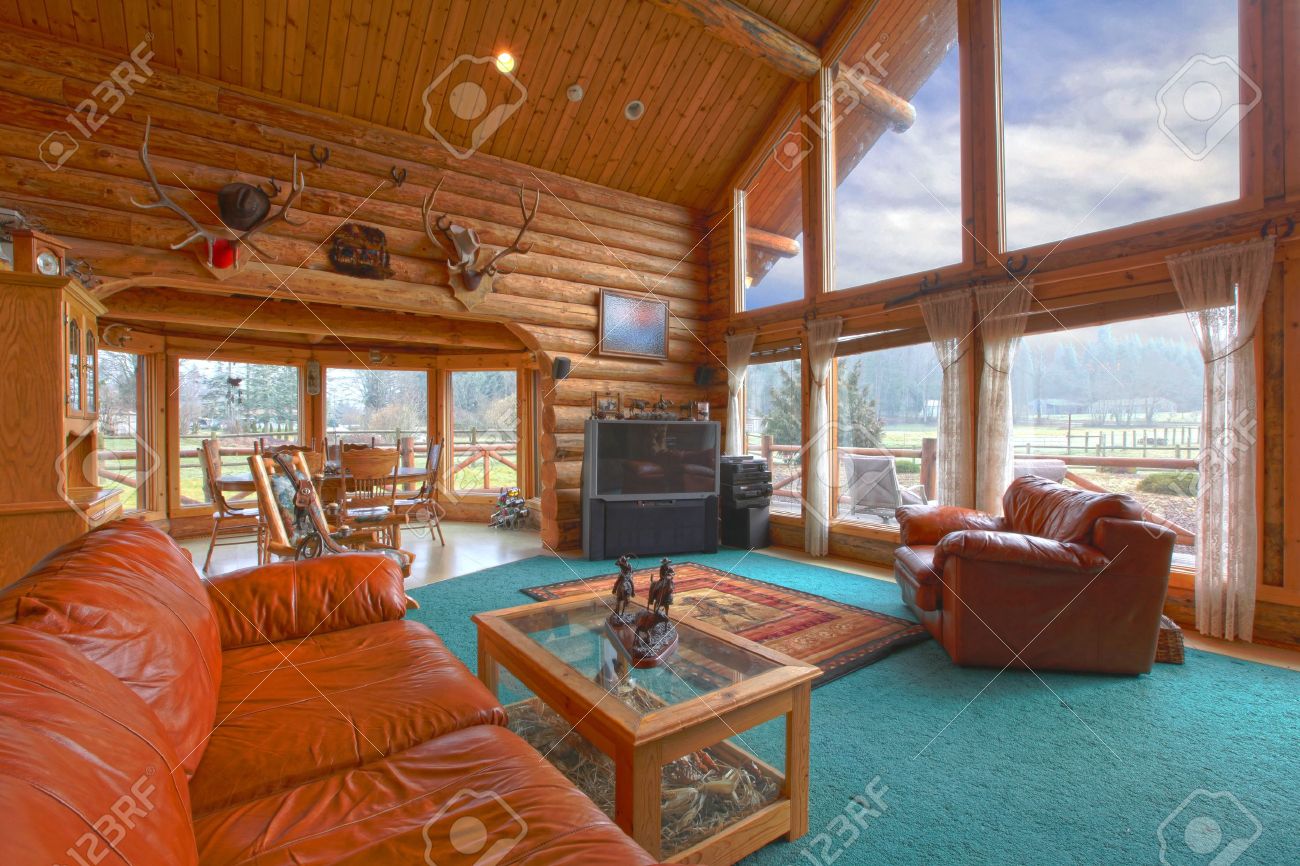 Large Living Room In The Rustic Log Cabin On The Horse Farm Stock Large Living Room In The Rustic Log Cabin On The Horse Farm Stock