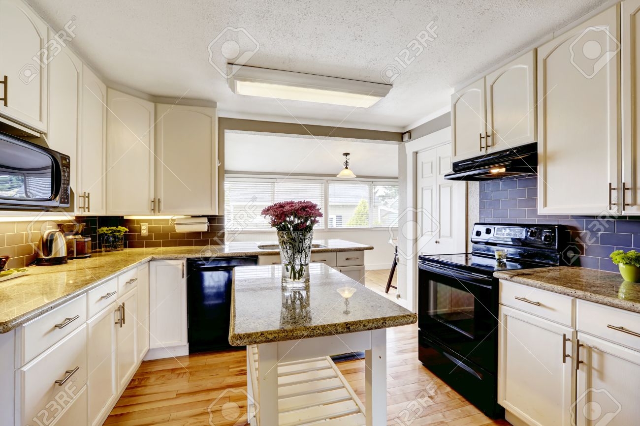 White Kitchen With Black Appliances decorated kitchen ~ rigoro White Kitchen With Black Appliances decorated kitchen ~ rigoro