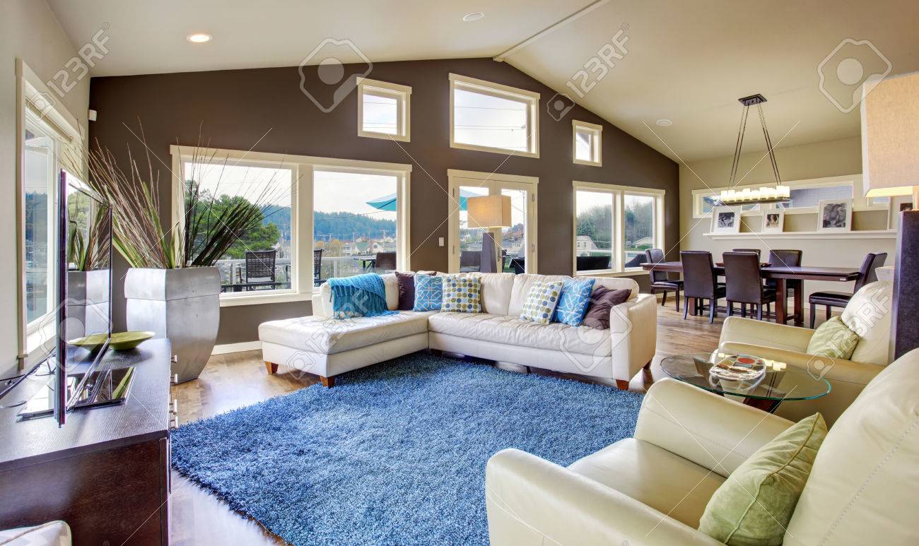 Fashion week Living huge room photo for lady Fashion week Living huge room photo for woman
